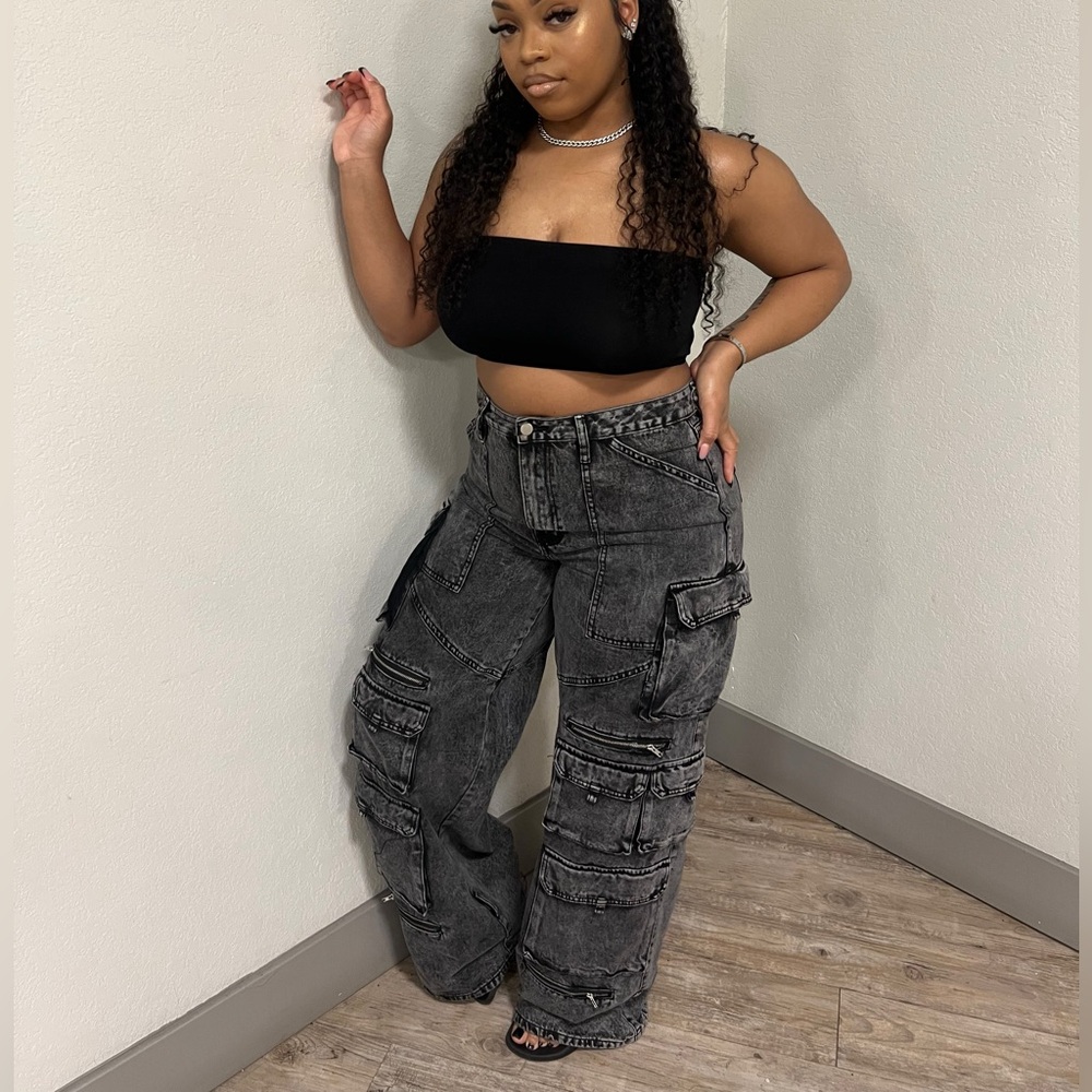 Baggy Cargo jeans , tight fit around waist